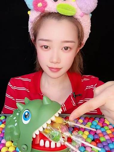 头大鳄鱼糖果吃被发现 偷吃 鳄鱼 糖果 网红糖果 0到3岁幼儿早教益智动画大全