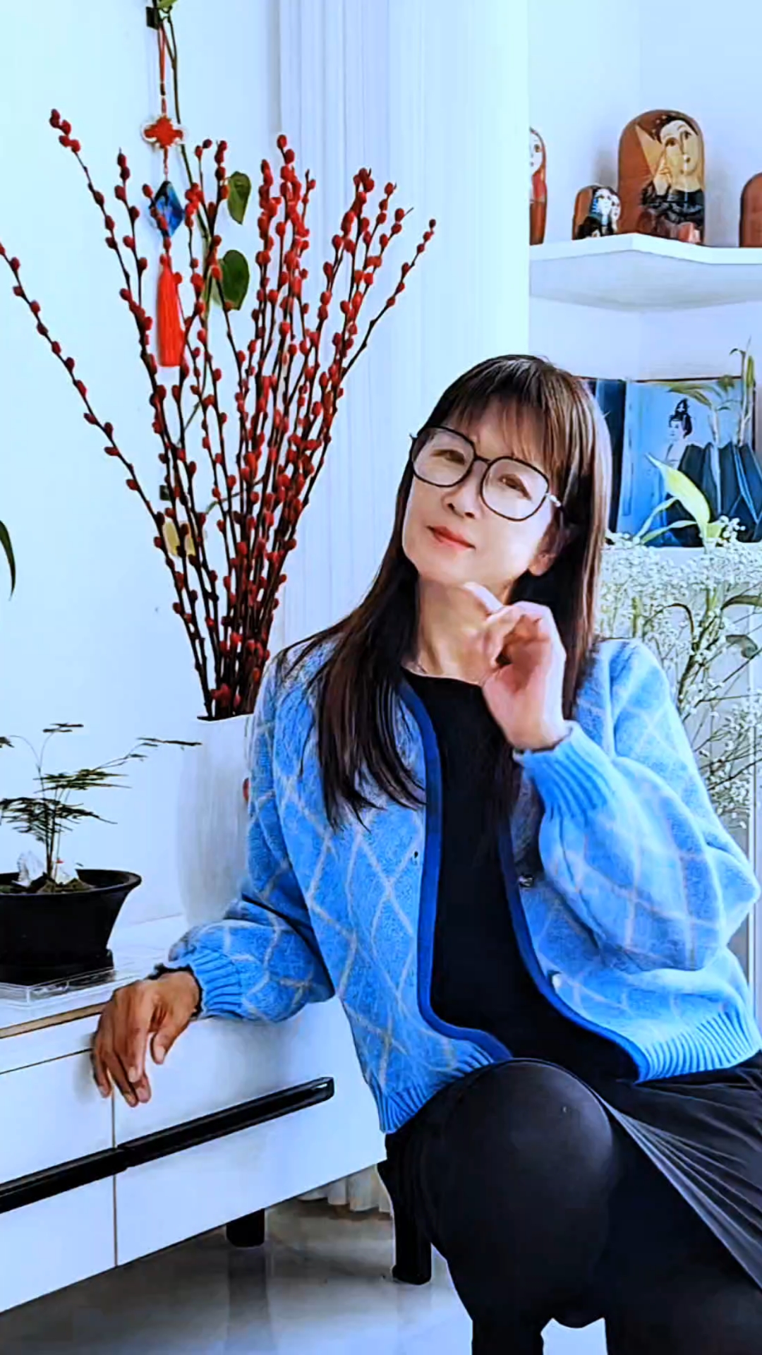 今天是草儿六十岁生日,感恩相遇,感谢陪伴,请大家吃蛋糕
