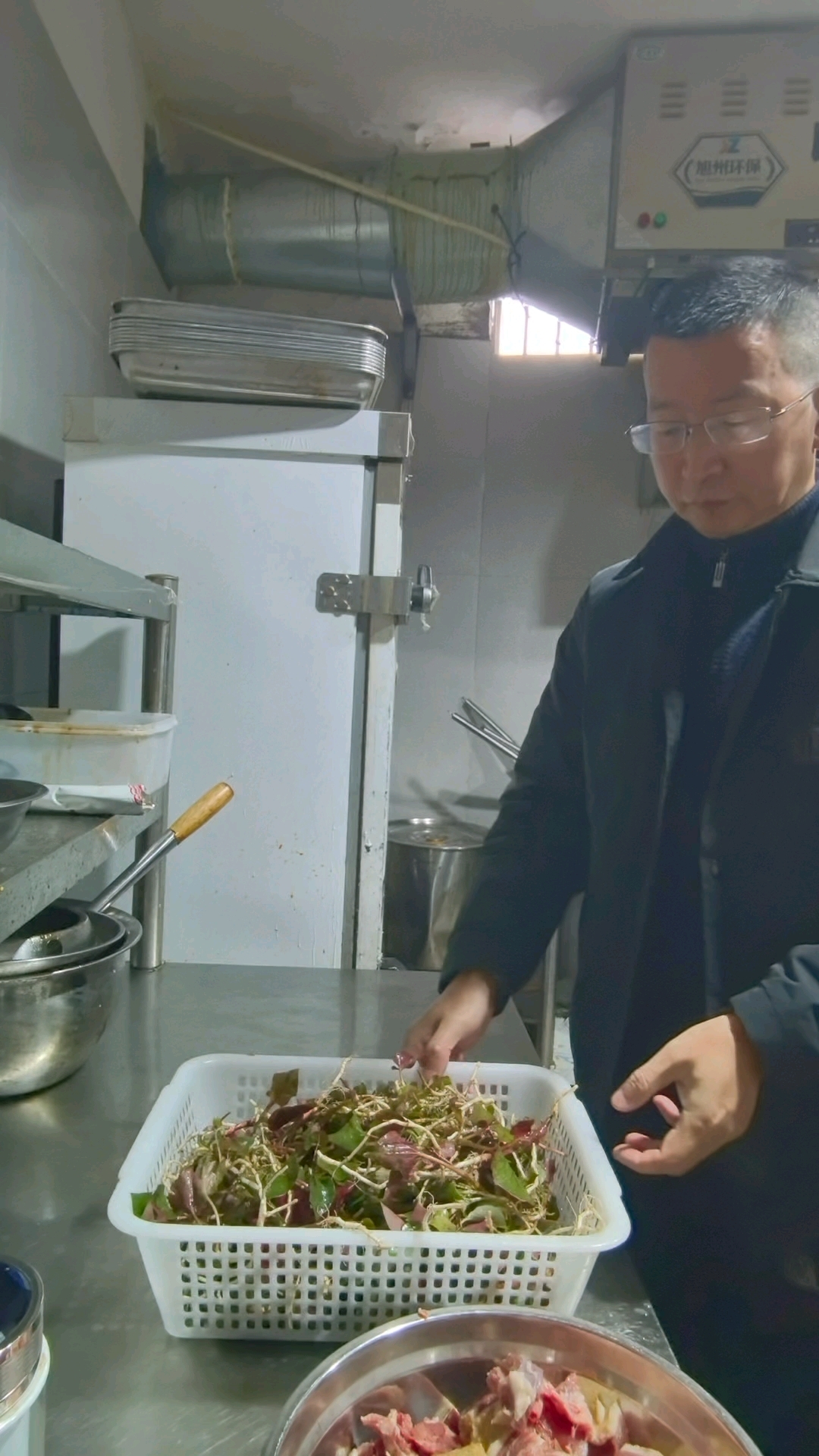 折耳根炖老鸭汤