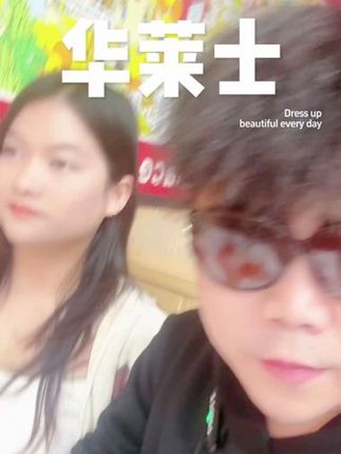 华莱士一只鸡一瓶可乐套餐 华莱士国民汉堡 华莱士蜜汁手扒鸡 华莱士超值美味@华莱士·全鸡汉