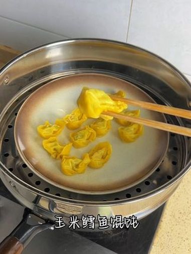 5分钟的早晚餐,热腾腾的鳕鱼馄饨,外皮玉米面,里面有菜又有肉,很适合管理来吃 早餐吃什么 