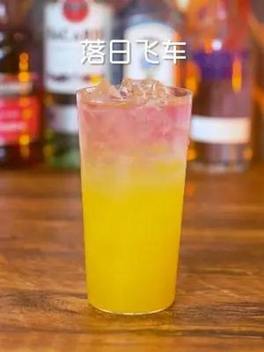 家庭调酒丨落日飞车 喝的时候不要忘了提拉哦~  鸡尾酒 落日飞车 微醺 调酒日记 家庭调酒
