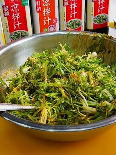 凉拌苦菊 给你做饭也是一种幸福 凉拌苦菊 苦苣菜