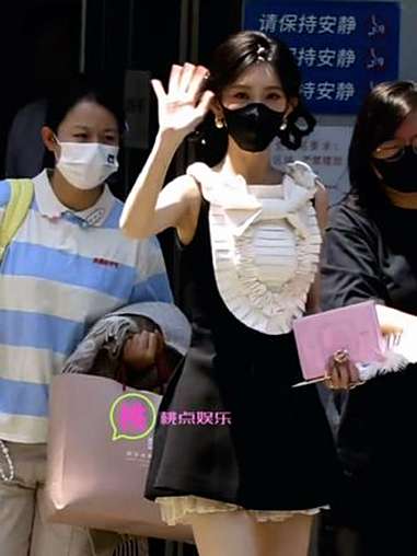 孟子义今天是块香香软软的小蛋糕,好六其实是换装秀吧 孟子义 你好星期六 腿长一米八