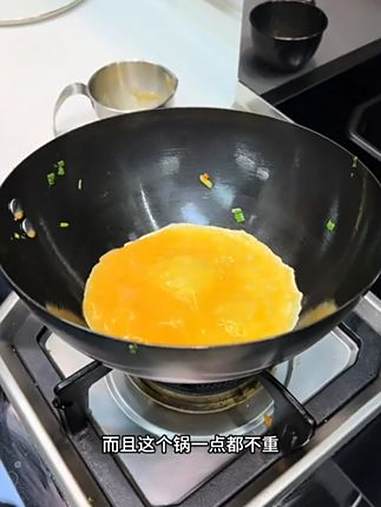 这个特别好用的无涂层小铁锅太好用了，炒菜香还耐用，家里没有的一定要备一个 厨房好物