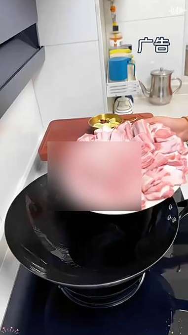 散养的黑猪精肋排就是香啊!不仅肉质紧实又鲜美,难怪我家俩小子都爱吃,红烧煲汤做糖醋排骨蒜香