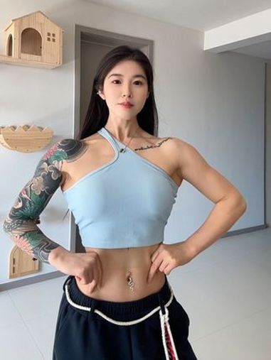 肌肉小狗 @小狗有怡点疯