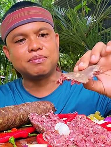 小辣椒小圆葱碳烤酸肉肠 美食 户外美食 抖音美食 泰国美食 内容启发搜索