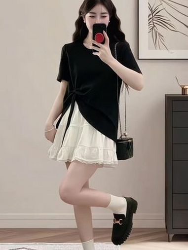 梨型大码,美到犯规的一套!春日温柔高级感穿搭来咯~黑色t恤配半身蛋糕裙,一整套甜美减龄又浪