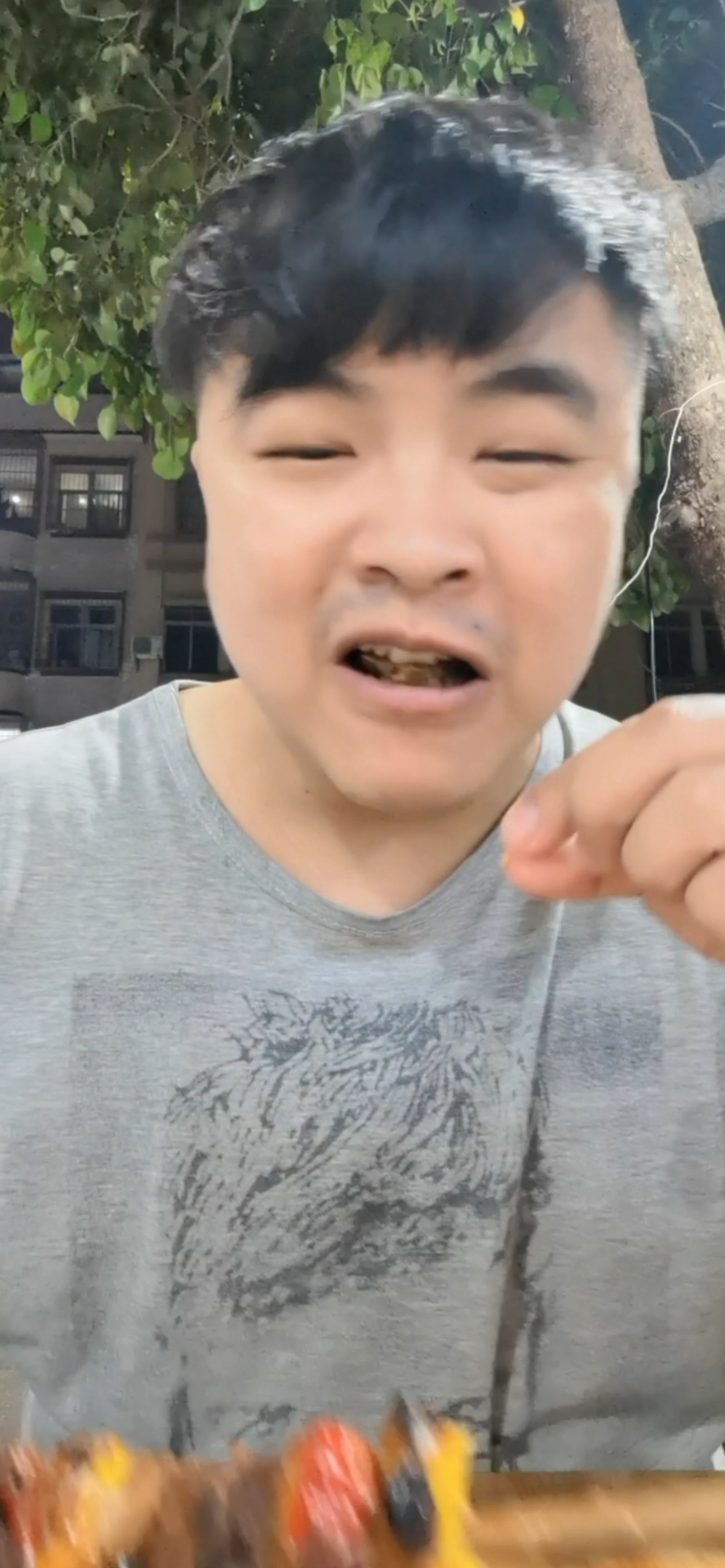 重感冒加咳嗽喉咙痛和气虚,吃点羊肉串看看明天怎么样