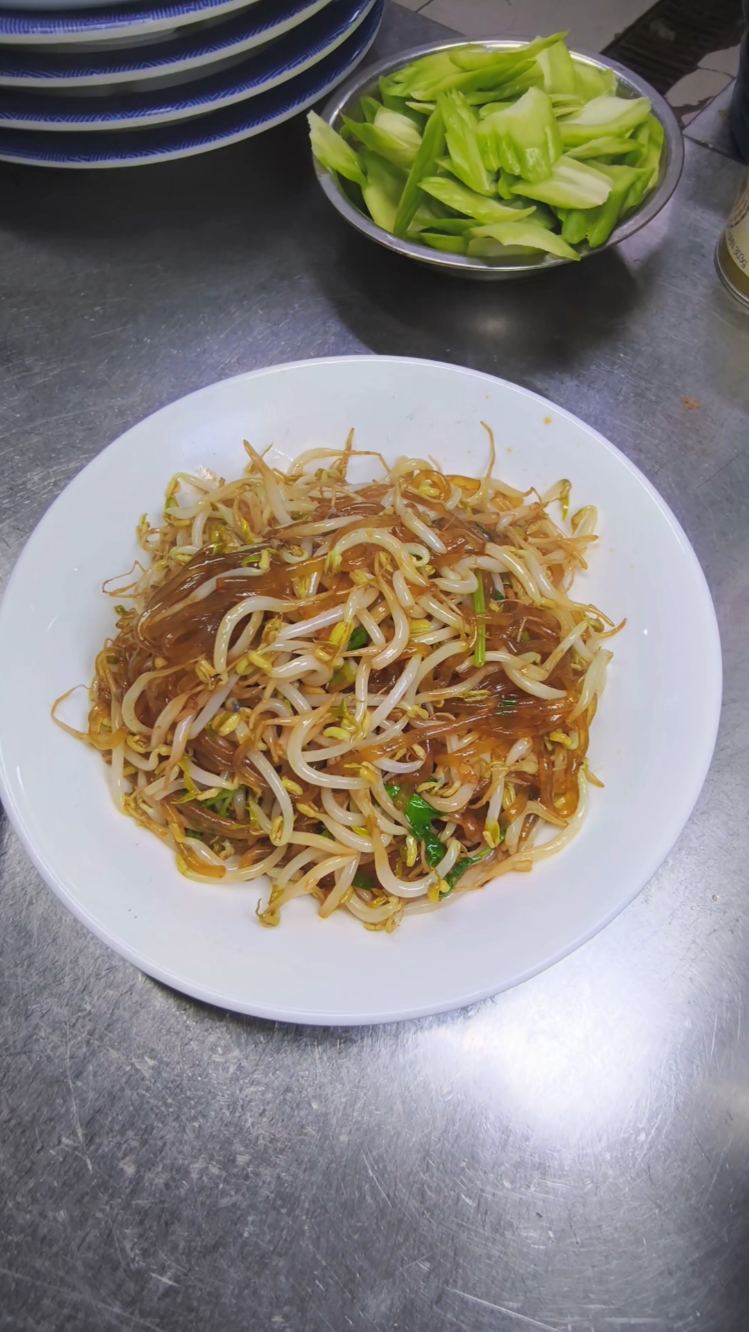 笨豆芽炒粉条
