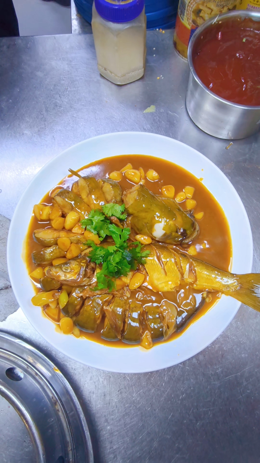 大蒜焖鲶鱼