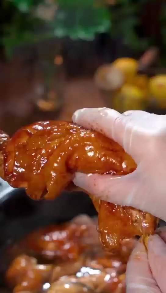 饿了吗兄弟们?该吃夜宵喝酒了