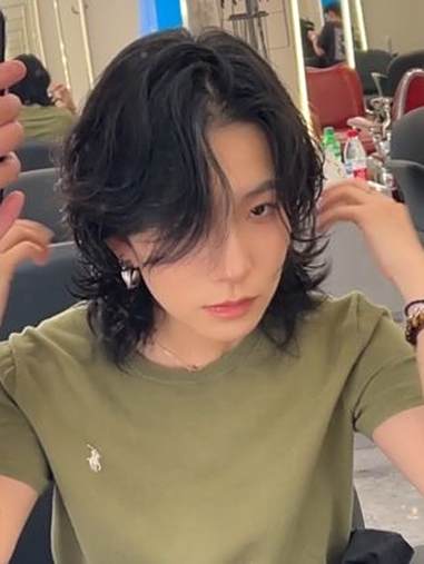 不一定斩男但是一定斩女的狼尾鲻鱼头卷发 狼尾 狼尾发 狼尾鲻鱼头 狼尾发型 鲻鱼头卷发