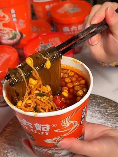 酸辣粉 酸辣粉方便面速食 好吃到停不下来 麻酱面皮整箱 速食美食