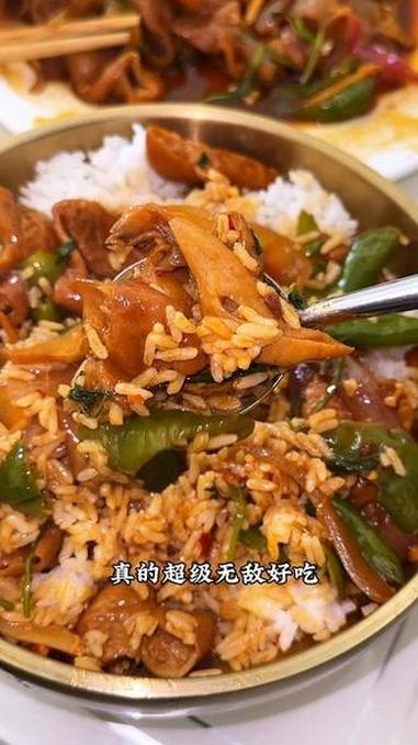 我老公就特别爱吃我做的这个爆炒卤肥肠,他说又香又嫩又入味,而且越嚼越香!下饭菜 爆炒肥肠 