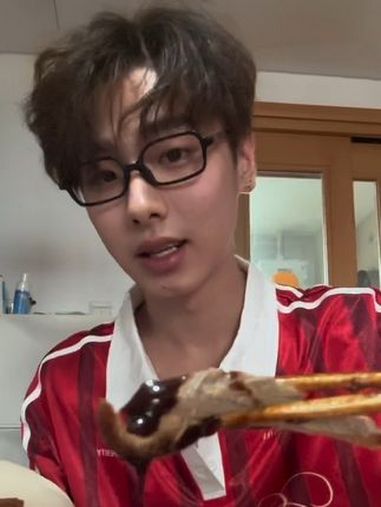 其实很早很早的时候就和北京烤鸭有圆圆,好像北京有一家烤鸭店叫全聚德,我的名字恰恰和这三个字