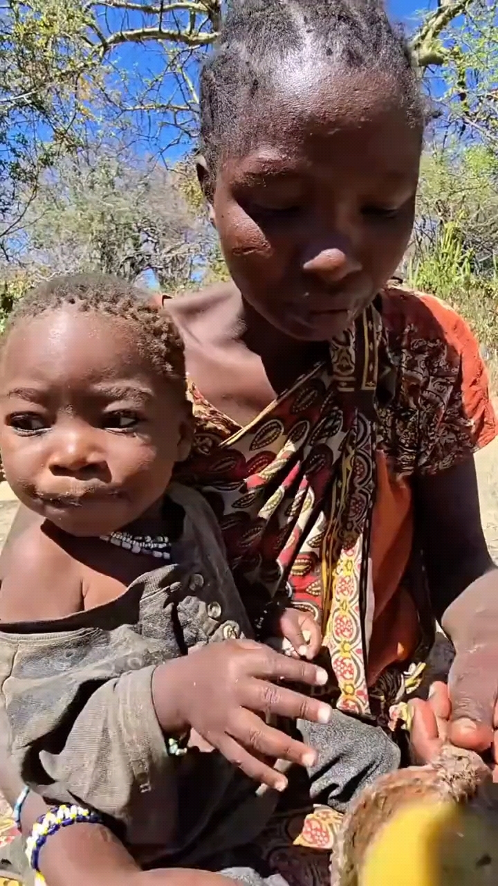 非洲原始部落的原始生活，看完让人不禁感叹大自然的残酷