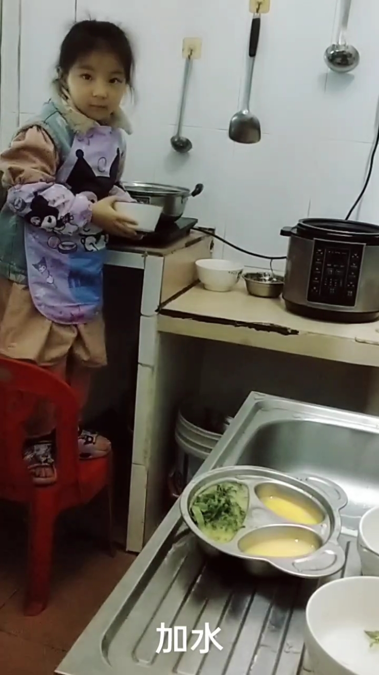 幼儿园小朋友放学回家可以做什么?今天来做健康美味的小熊蒸蛋!