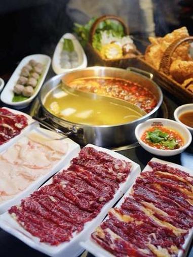 在阜阳吃潮汕鲜牛肉火锅还得是他们家!#抖音美食推荐官 #阜阳美食 #宝藏小城推荐官 #烟火