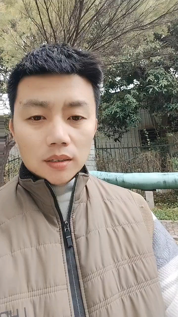 蒸汽管道很危险要远离