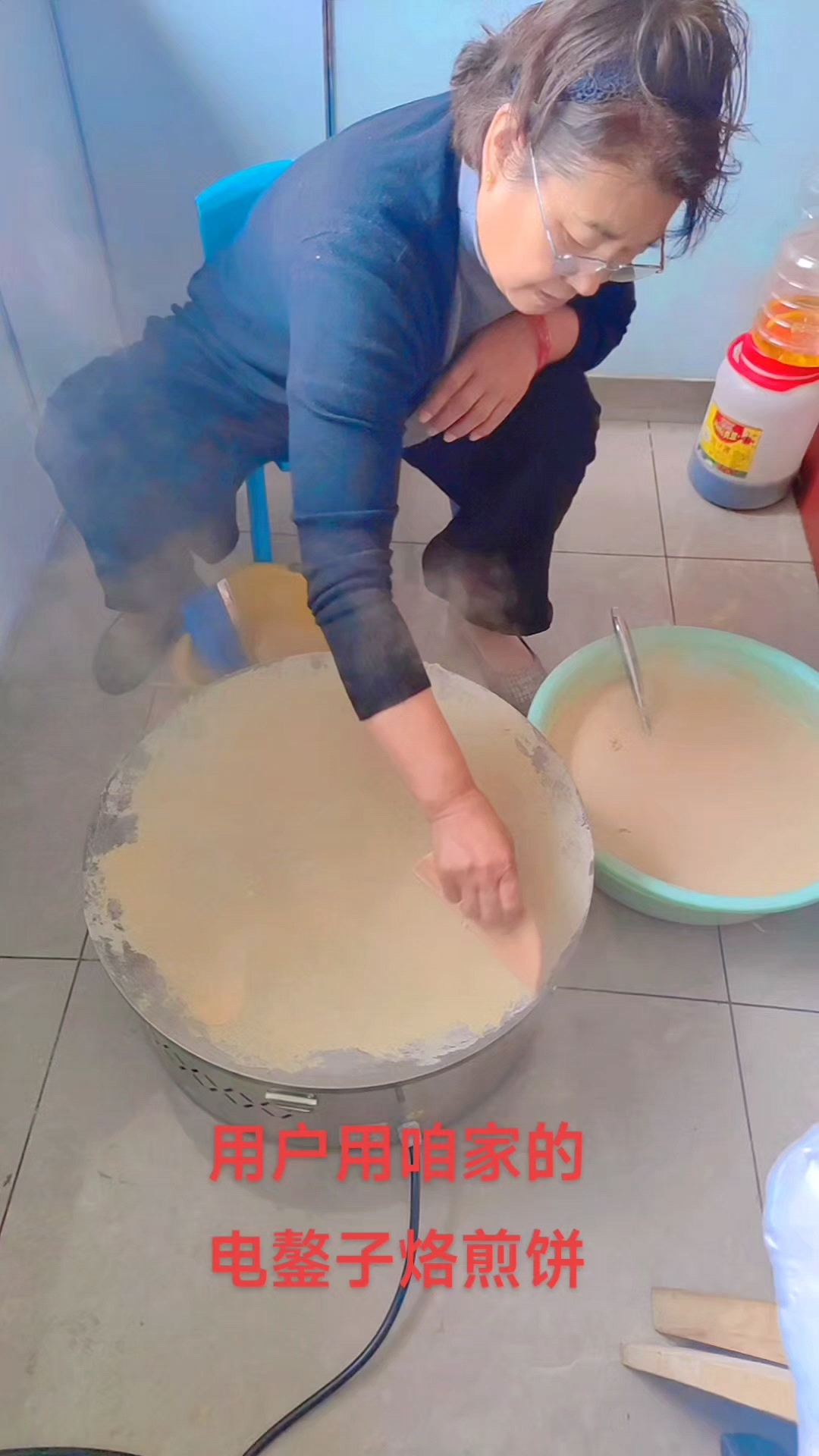用户用咱家的电鏊子烙煎饼