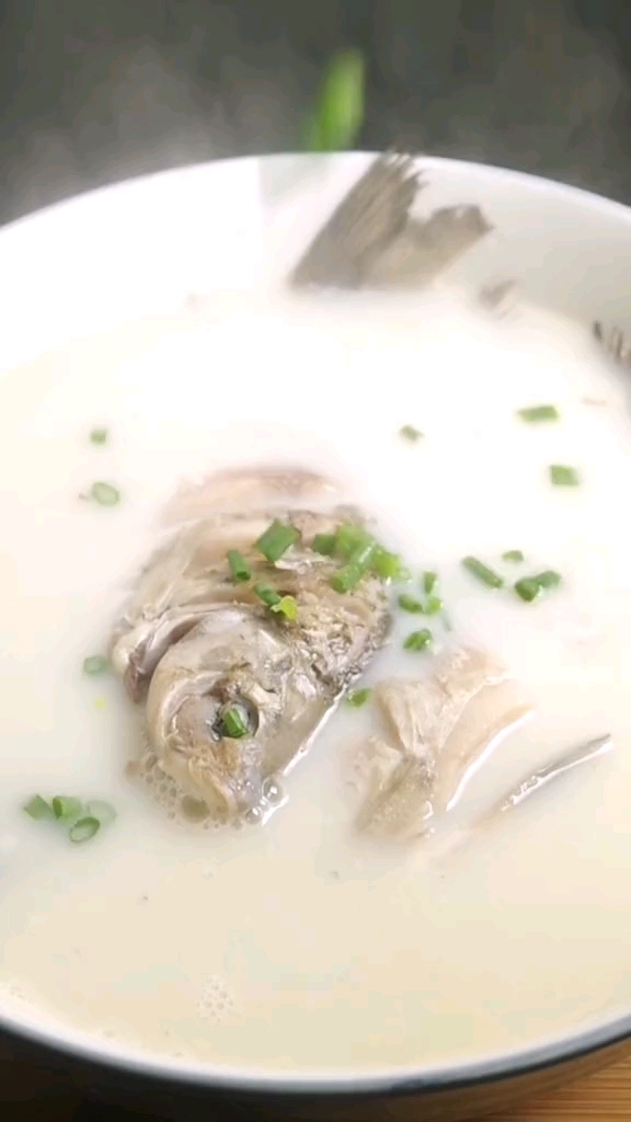 日常菜谱03:鲫鱼汤