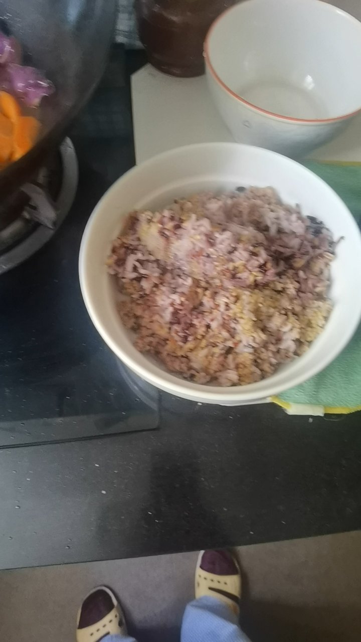 米饭炖红萝卜，自保菜快烂了！