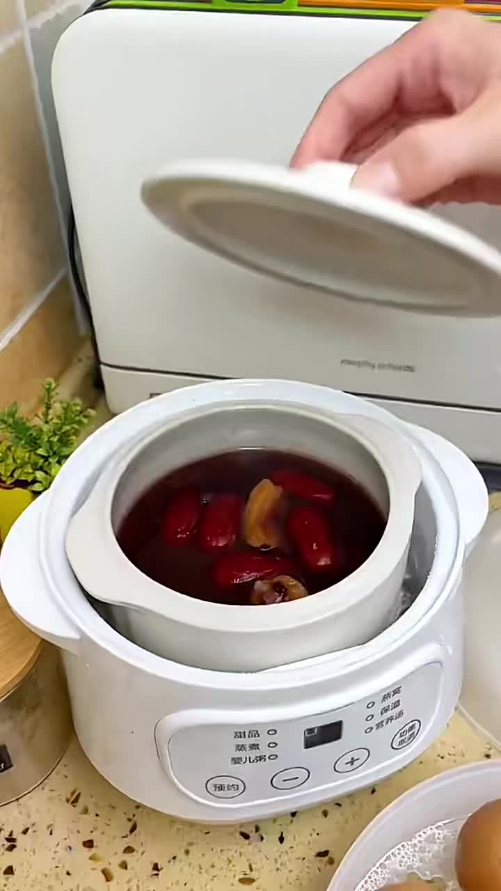 原汁原味精炖可选这种电炖盅,隔水炖煮营养