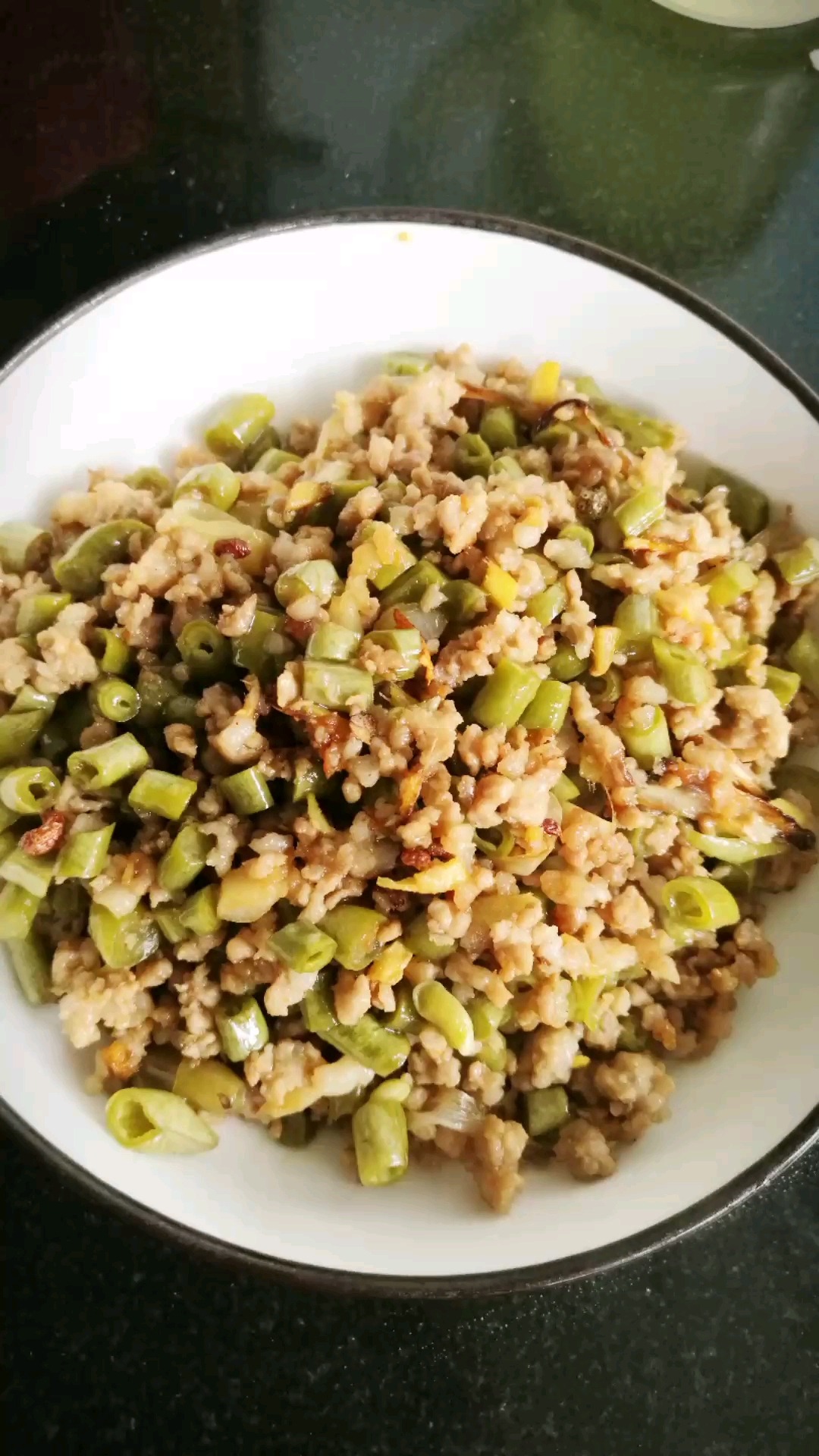 夏天这酸豇豆炒肉末不错,拌饭夹馒头下面条都很好!
