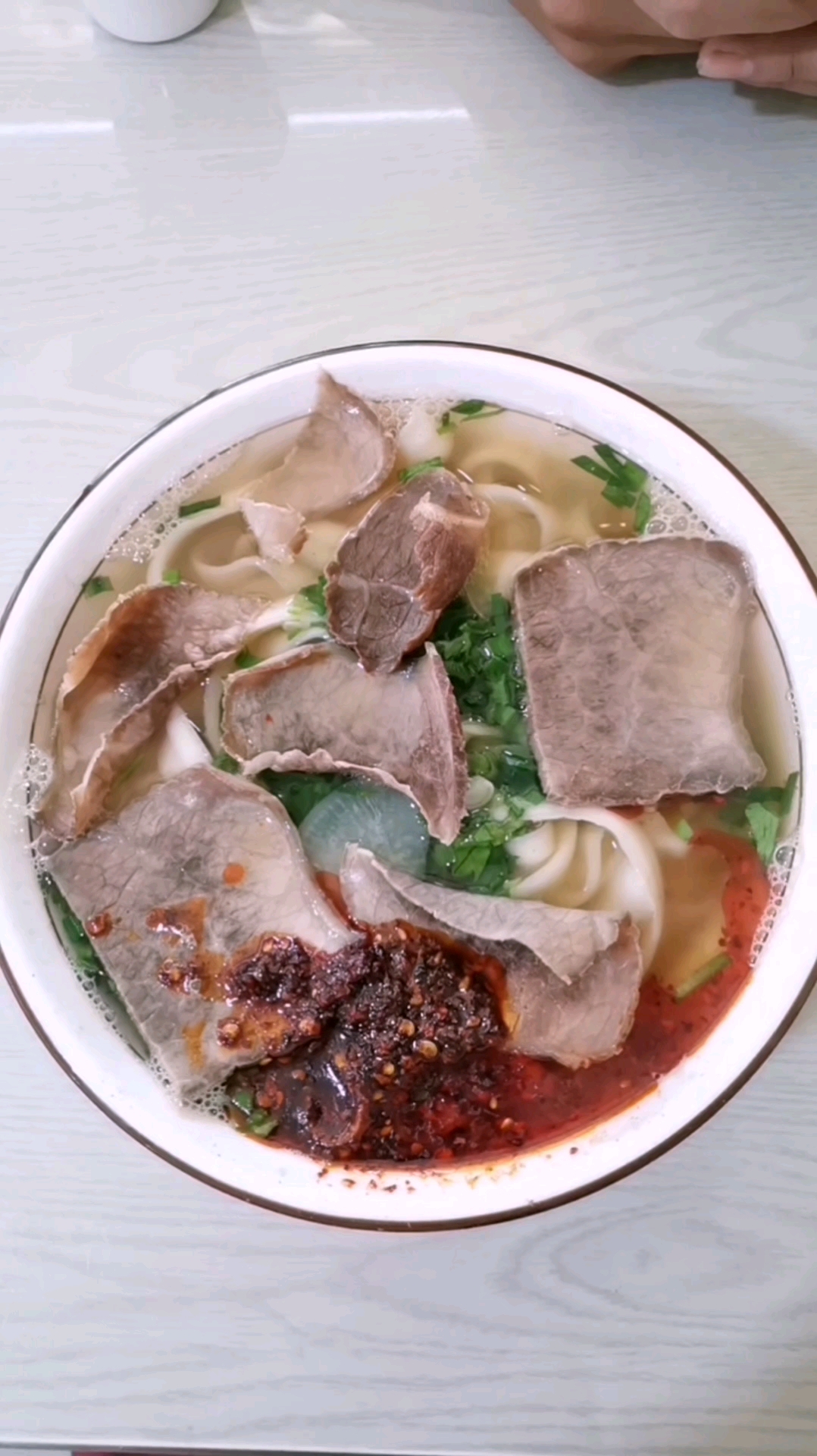 11元一碗的清汤刀削面,7元一盘的牛肉,很好吃呢 #美食# #牛肉# #本地逛吃笔记#