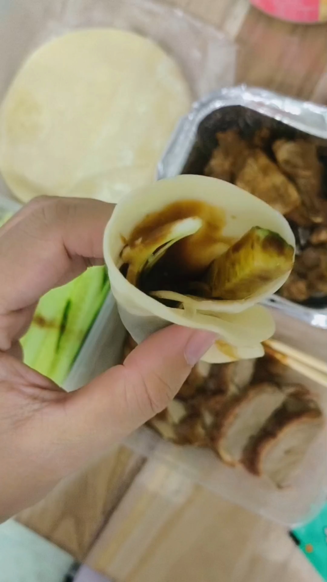 没去过北京的孩子第一次吃北京烤鸭是什么感受?