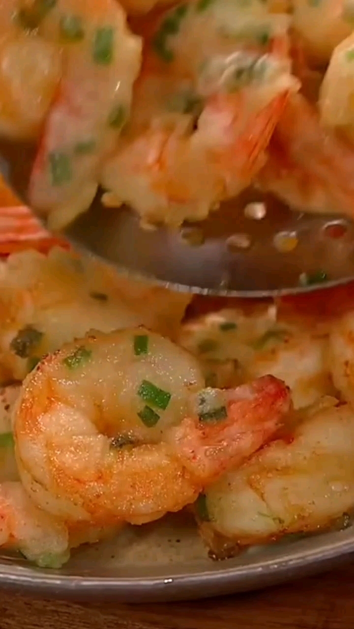 过年了,给家人做一道炸虾球吧!寓意团圆!