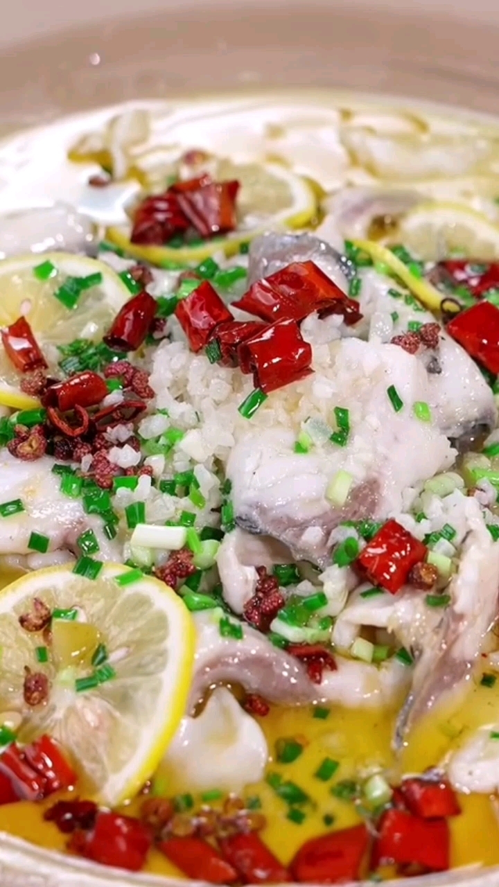 柠檬酸菜鱼吃过没?真的很不一样啊!遇上了就去尝尝吧!