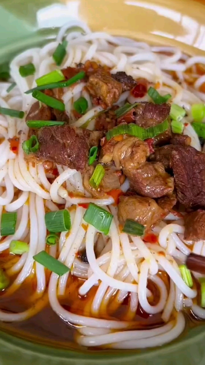 为什么花溪牛肉粉那么好吃?吃过了就知道了!