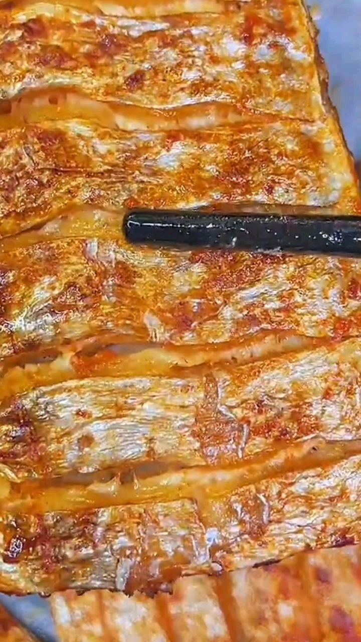 有个空气炸锅就是好,每天都有不同美食吃!烤带鱼试试吧!