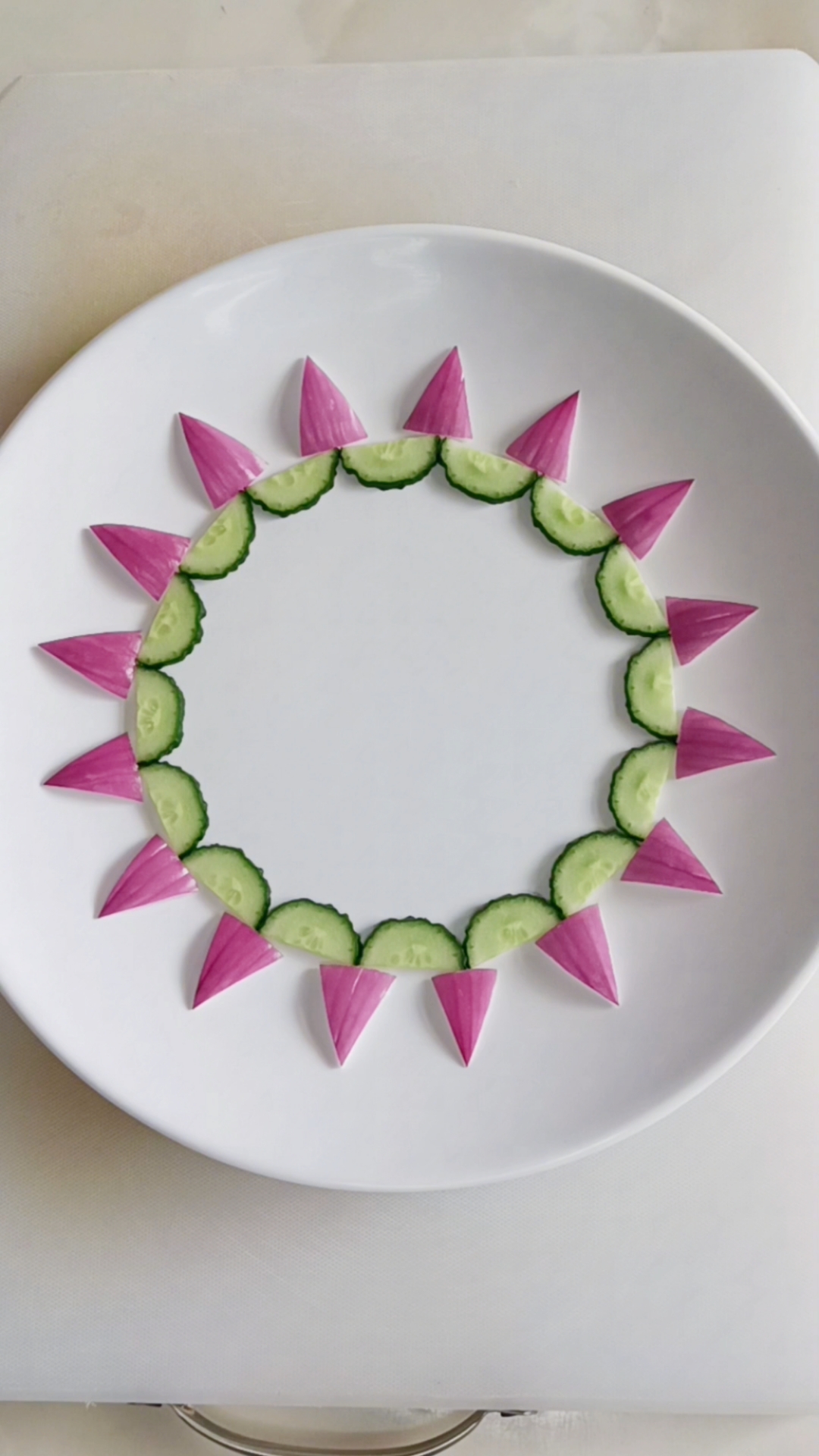 简单实用的盘饰围边 #果蔬造型 #摆盘技巧 #创意盘饰