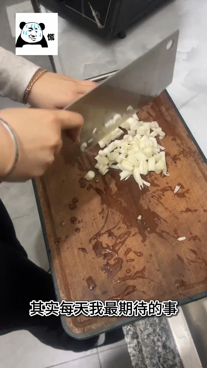 一口鲜掉眉毛的虾仁菌菇汤  吃腻了大鱼大肉可以试试这个