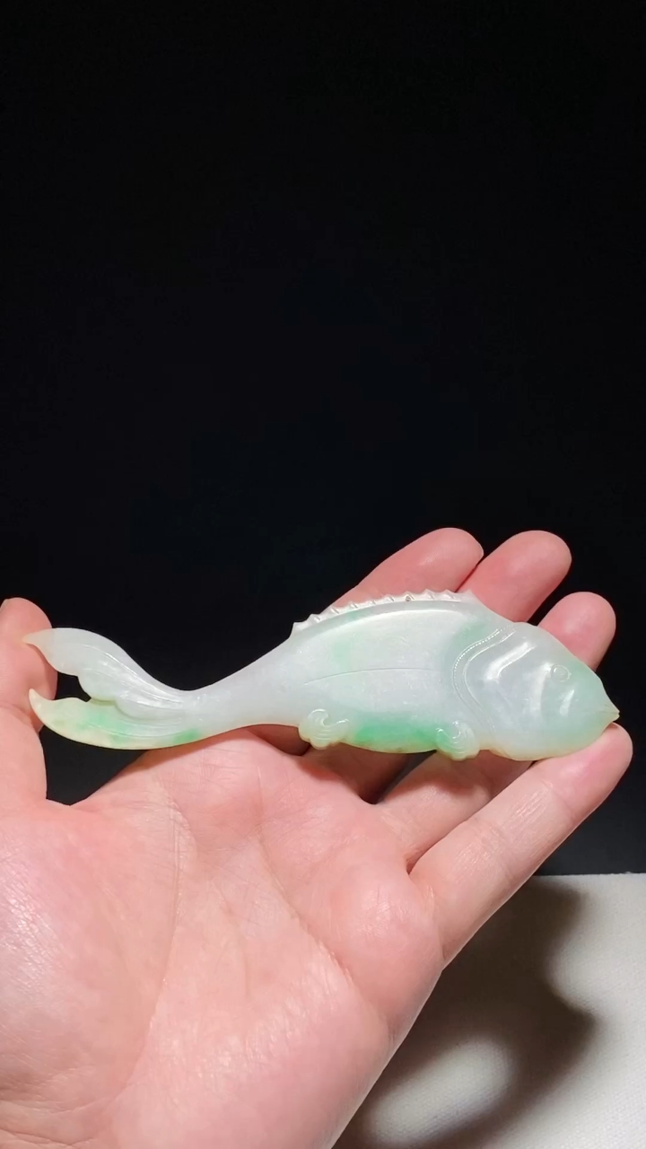 清中期 老坑翡翠 飘绿 鱼形 吉庆有余 挂件 把件 