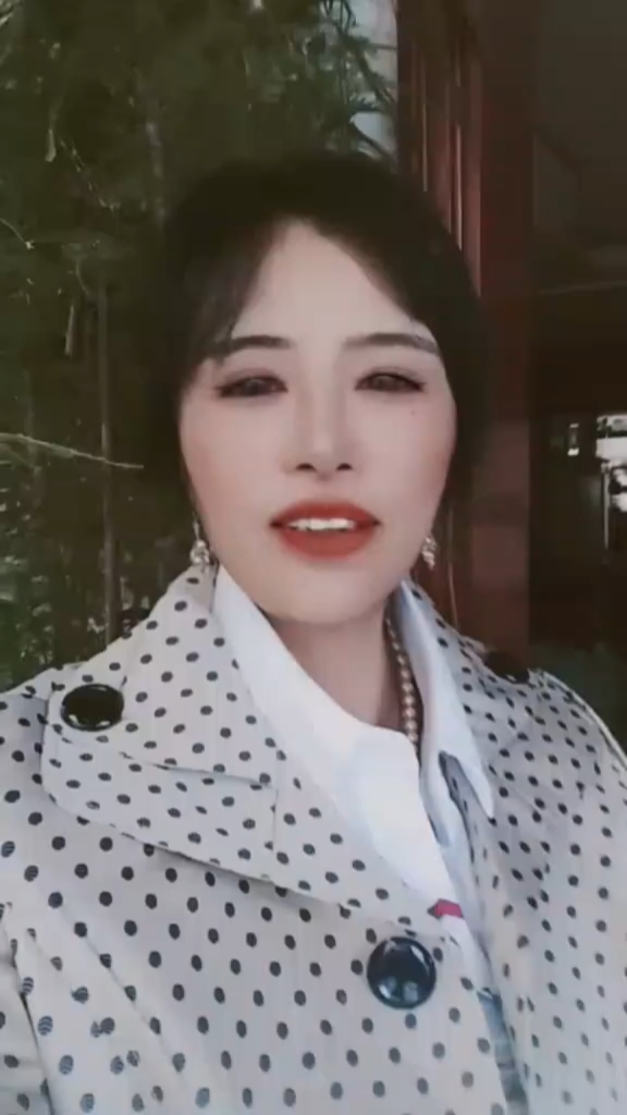 歌曲〈小小的油菜花儿黄〉
