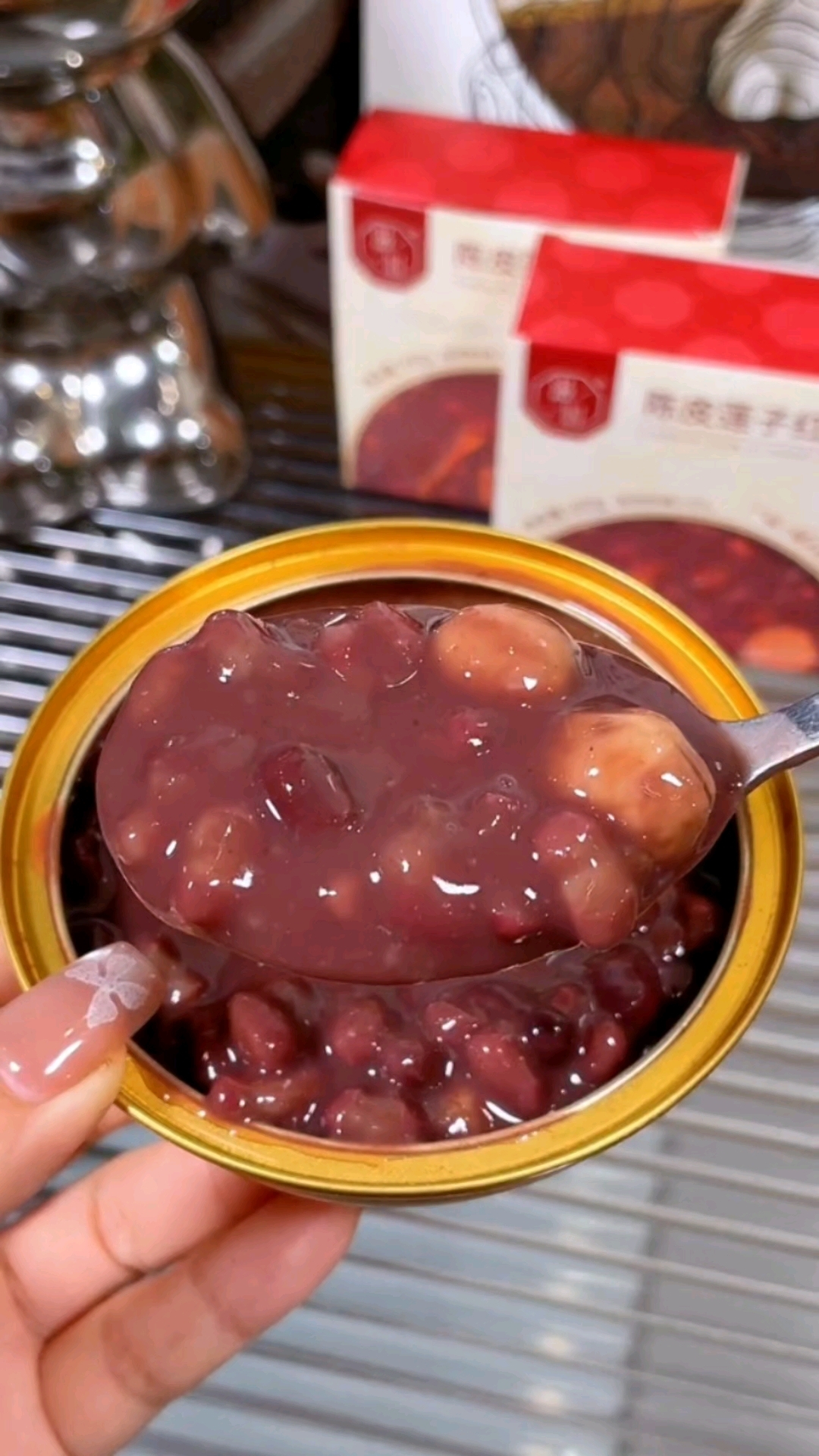 喝一次就惦记的陈皮莲子红豆沙,绵密丝滑,好喝又养生!