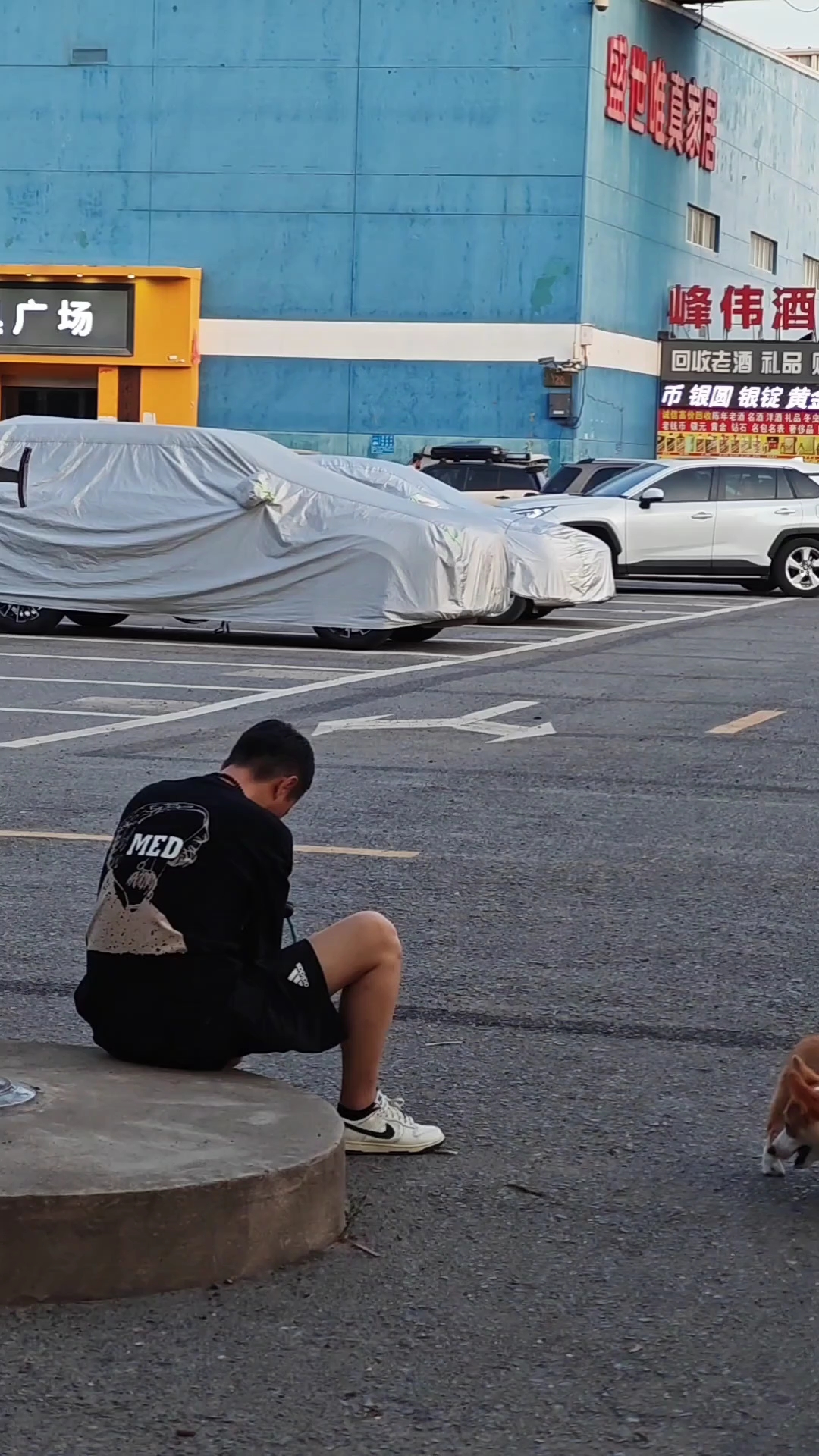 大庆路家世界小六汤包回忆往昔场景毕咧，大庆路家世界肯德基也毕