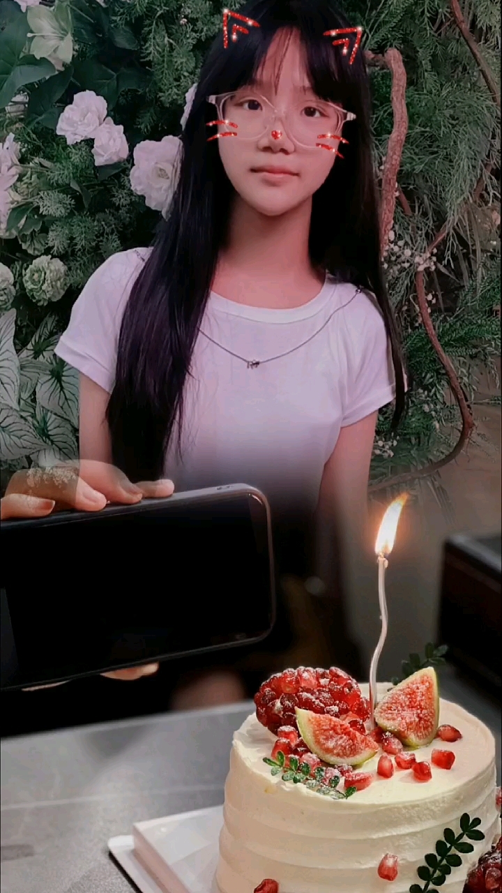 我的女孩又长一岁了,迟来的祝福宝贝生日快乐。[蛋糕][蛋糕]
