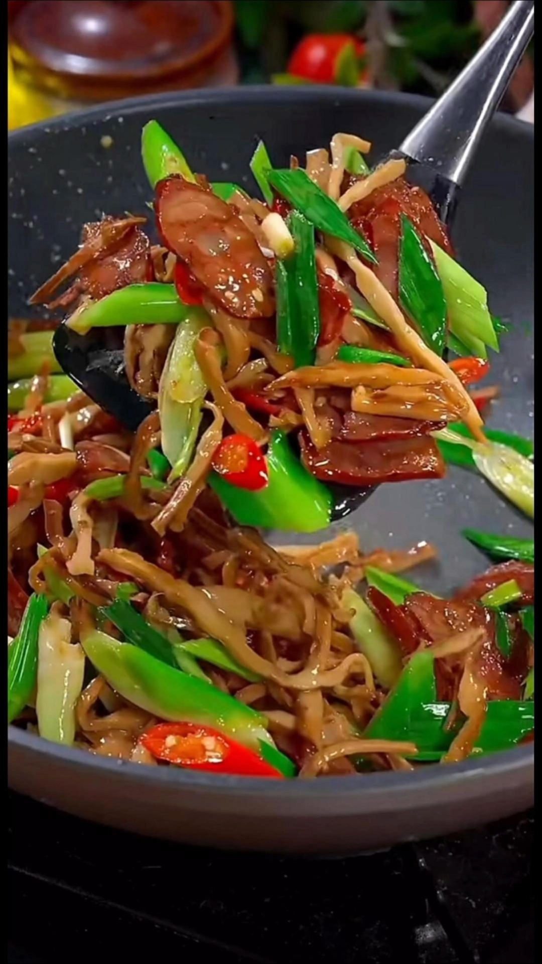 一缕炊烟起，一杯岁月长#樟树贡酒业#江西美食#白酒#烟笋腊肉