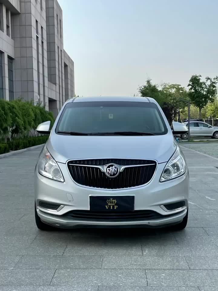 18年别克GL8 25S胖头鱼,2.5L,五门七座!