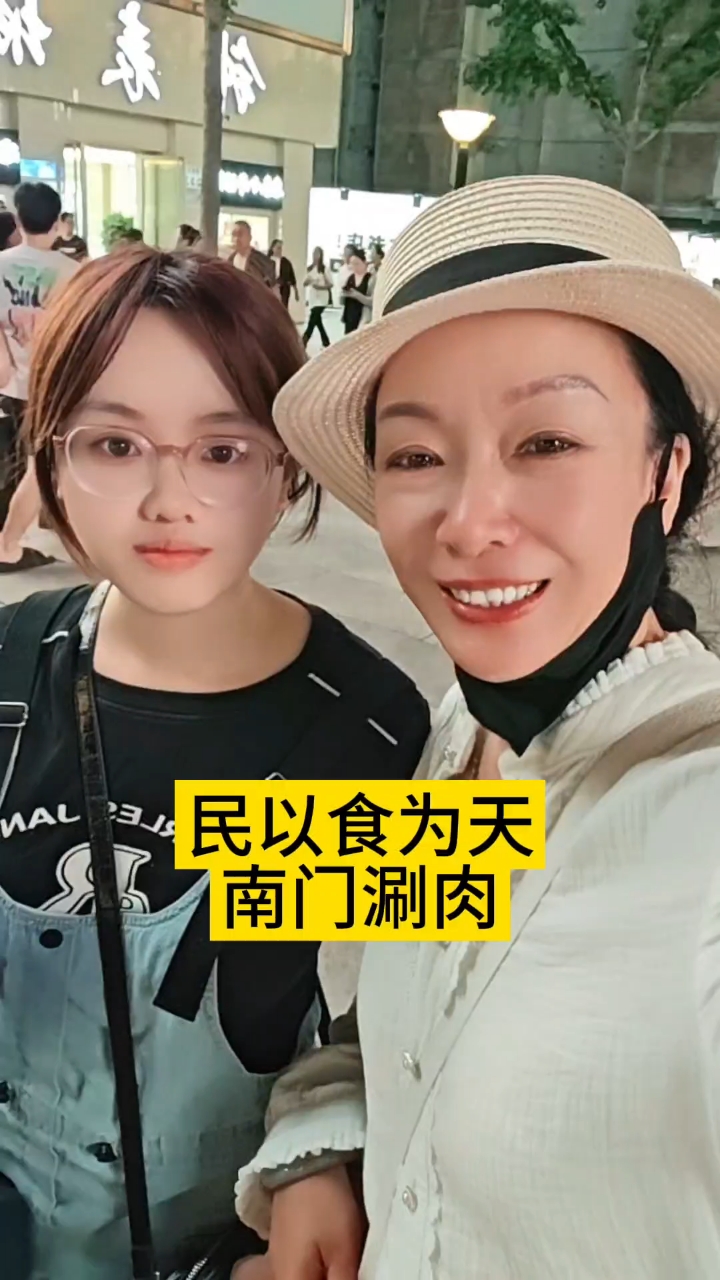 来北京要吃南门涮肉和北京烤鸭