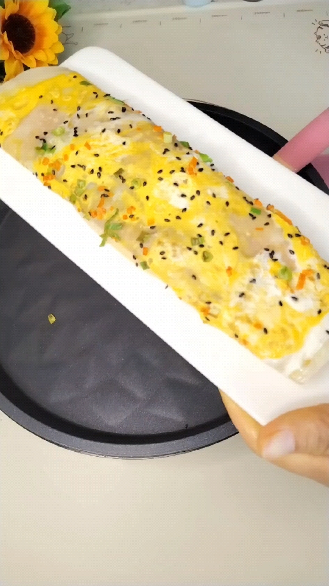 用对工具事半功倍,摊煎饼就得用这种硅胶铲子,摊出的饼薄而不破