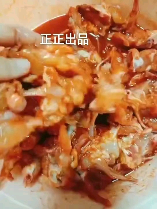 油炸鸡锁骨,学员作品从配料腌制到油炸,全程亲手操作