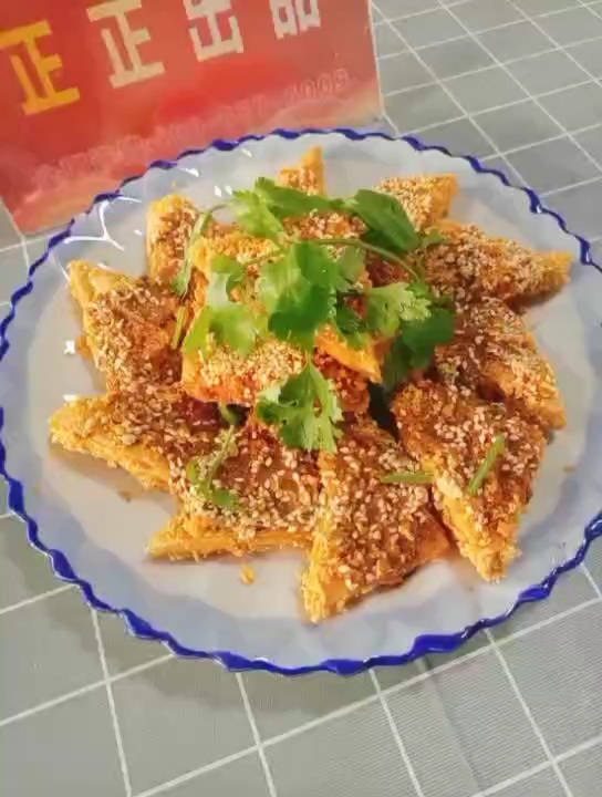 雪花脆皮臭豆腐,外酥里嫩,好吃又实惠,一年四季皆可售卖