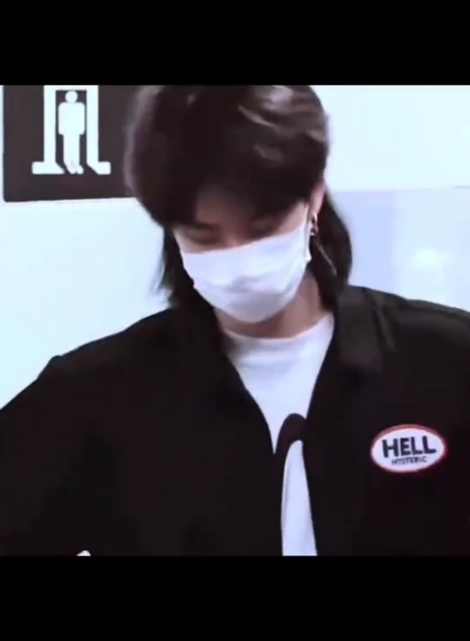 被王一博的狼尾发型帅疯了